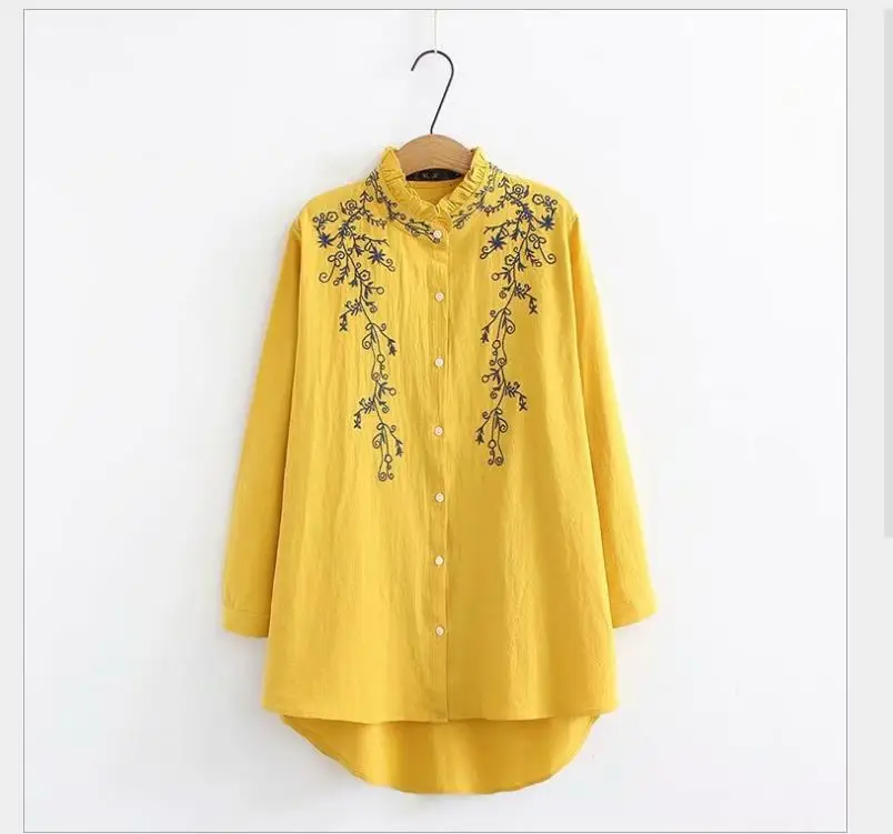 Длинная рубашка из хлопка и льна с вышивкой деревянными ушками | Мать ребенок