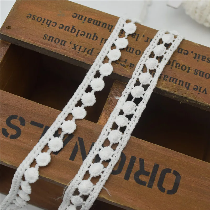 Дешевые Украшенные белые шарики с помпоном 28 ярдов кружевная отделка для