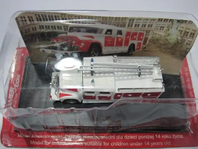 Отлитый под давлением металлический автомобиль для подарка/коллекции AMER 1/64 Scale