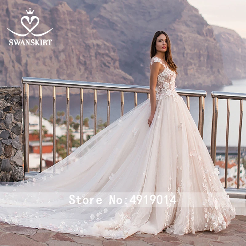 Swanskirt Flowers Ball Gown Wedding Dress Romantic Appliques backless Beaded Chapel Train Bridal Gown Robe de mariee OZ05