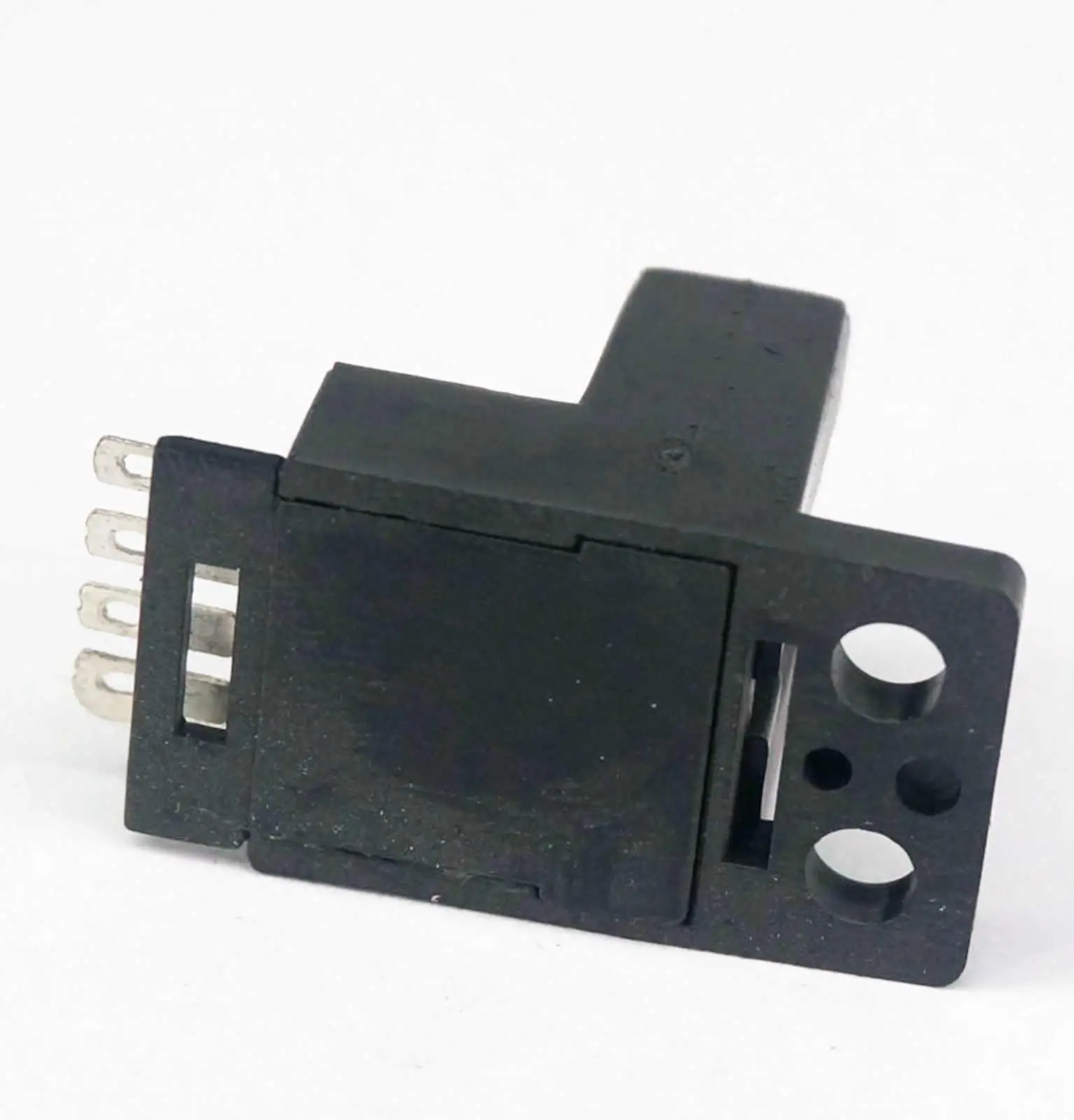 

PNP DC5-24V 50mA Slotted Optical Switch EE-SX674P 5MM Photoelectric Sensors