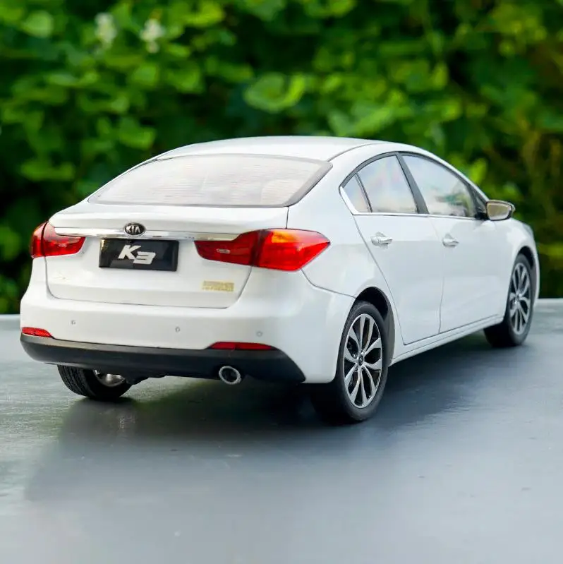 Высокая имитация KIA K3 Коллекция Модель 1:18 передовая модель автомобиля из сплава