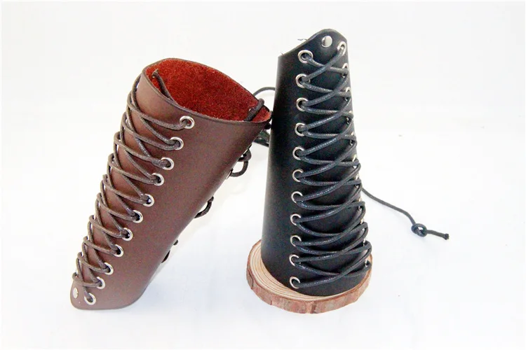 Аниме игра Человек косплей реквизит из натуральной кожи Bracer Arm Armor Assassins creed нарукавная повязка манжета средневековая манжета крест цепь
