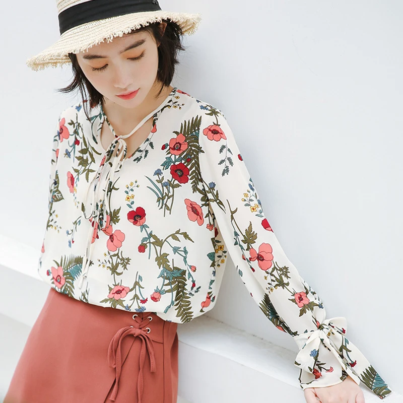 Dioufond Floral Print Shirt Bow Chiffon Blouse Women Petal Sleeve Blouses Casual V-Neck Blusas Clothing Fashion New 2017 |