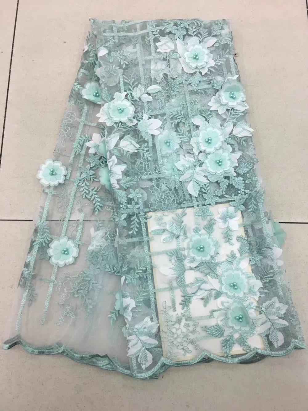 

African Lace Fabric 2018 3D Multilayer Appliques Fabric High Quality Beaded Lace Fabric African French Tulle Lace For Wedding