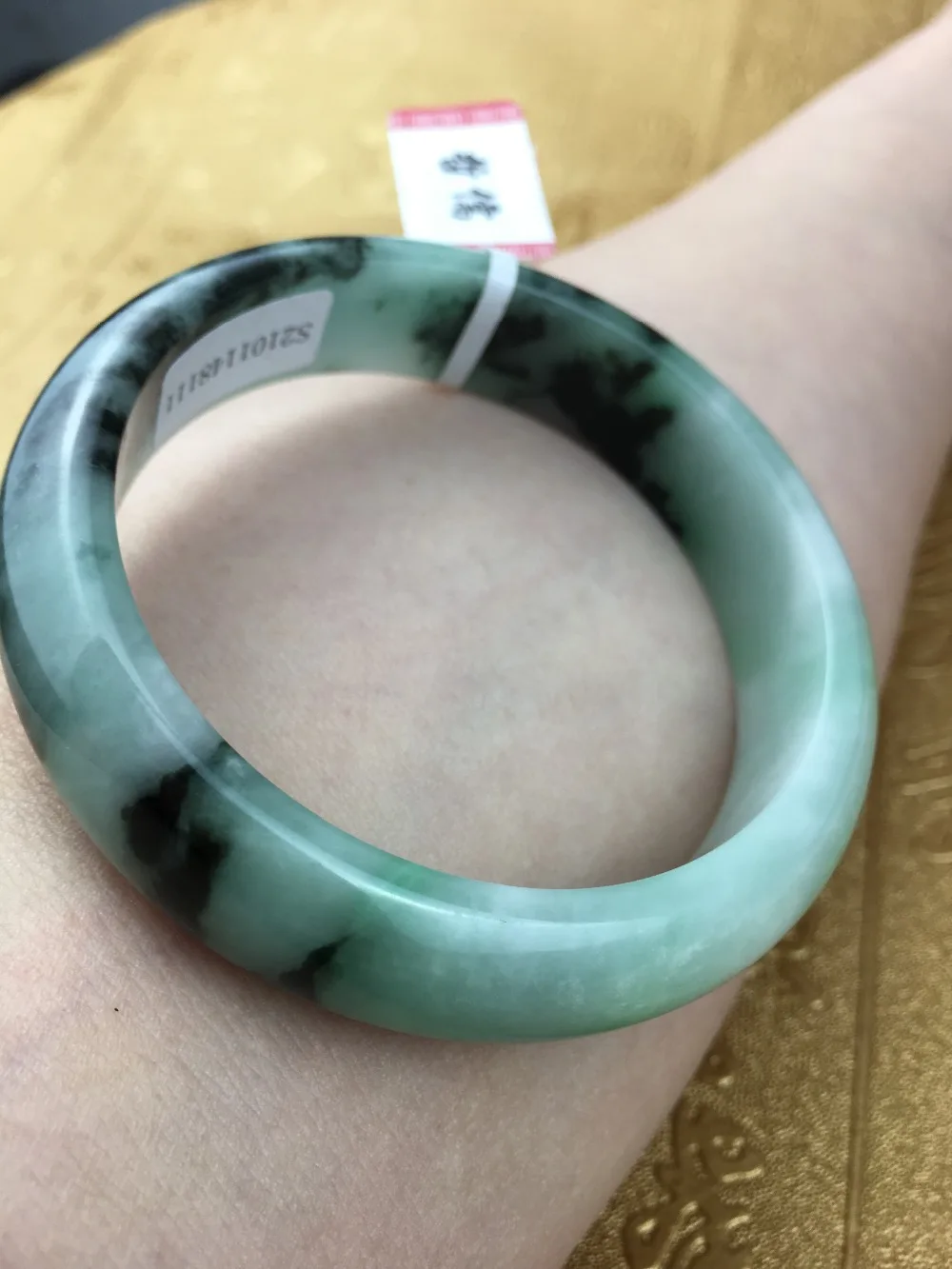 Браслет Jadeite из натурального материала два цвета: темно-зеленый 54-61 мм браслет с