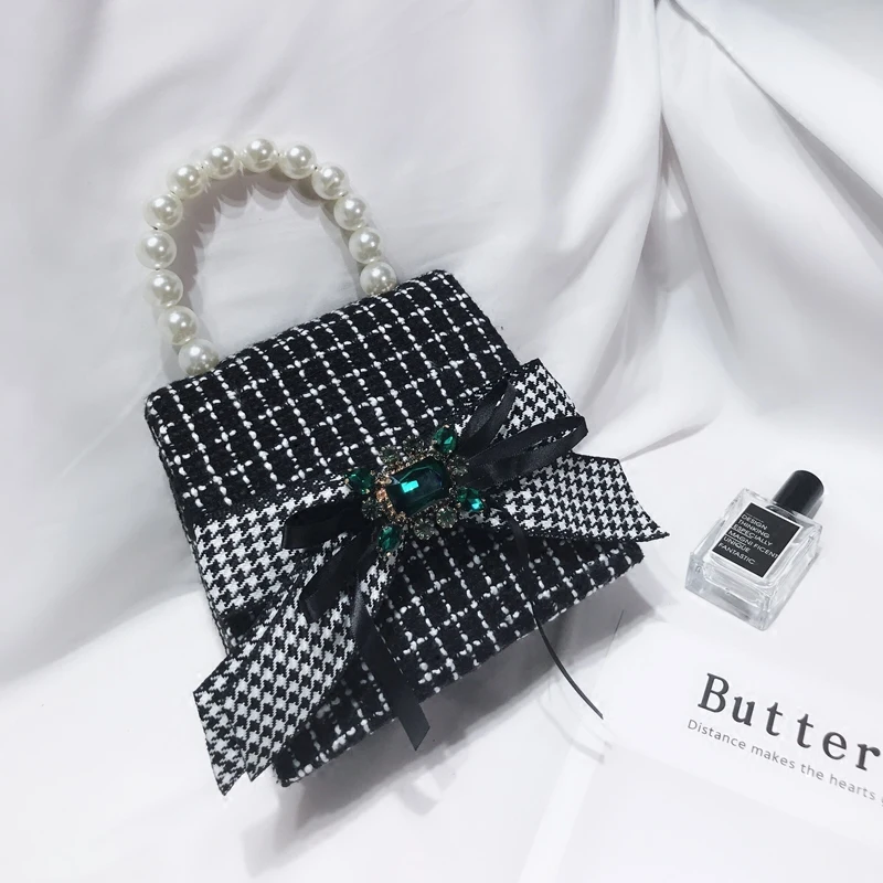Модная сумка с жемчужной ручкой и бантом Женская сумочка из бисера вечерние