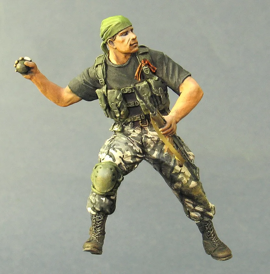 1/35 шкала Неокрашенная фигурка из смолы современные русские воины бросали