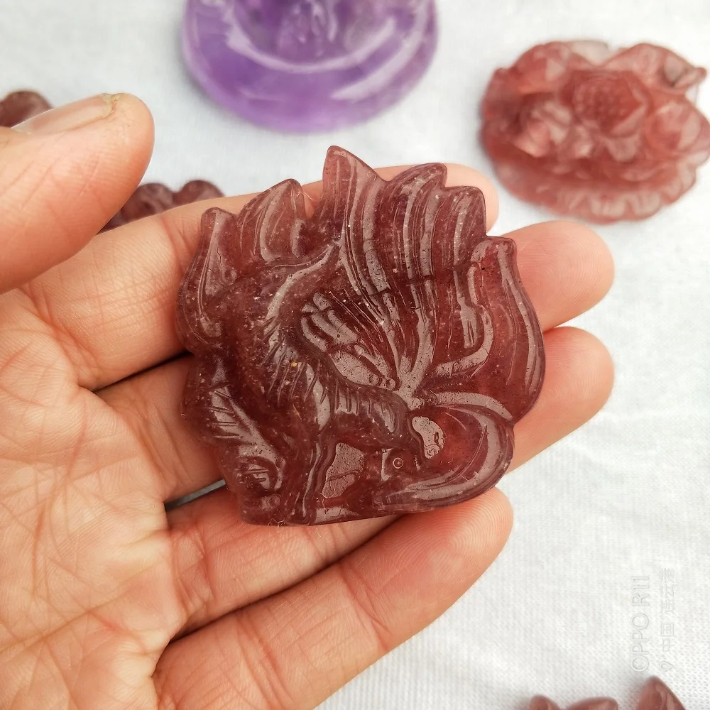 

Natural Crystal Carving Strawberry Crystal Nine-tailed Fox