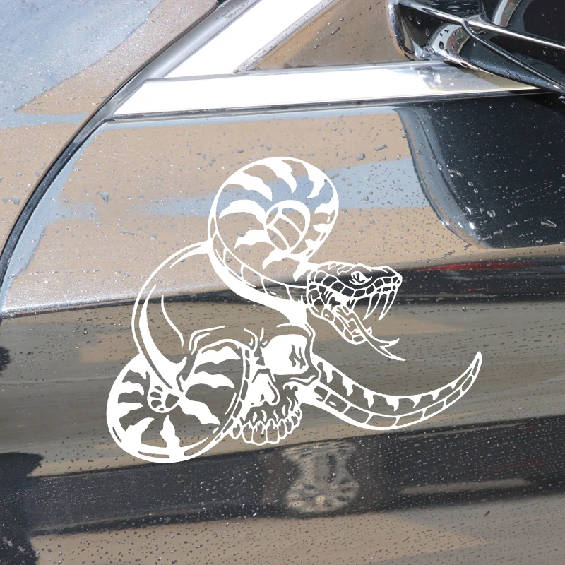 

YJZT 17.8CM*14.9CM Snakes And Skulls Creative Decoration Car Sticker Vinyl Decal Car Door Accessories Black/Silver C4-1568