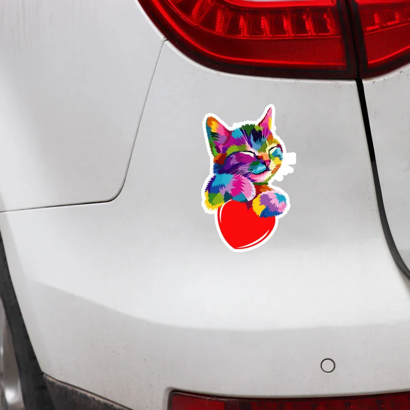 YJZT 10.2CM*16.1CM Colorful Cat Holding Heart PVC Decoration Car Sticker 11-01174 | Автомобили и мотоциклы