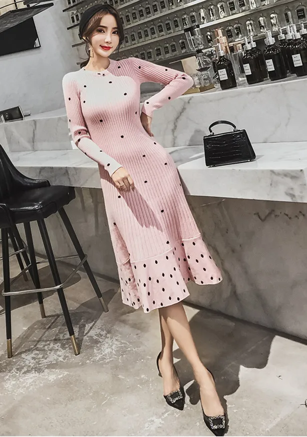 pink Зимнее черное тонкое трикотажное платье с длинным рукавом, Осеннее женское жаккардовое платье в горошек с плотными теплыми оборками, сексуальное платье-свитер миди - Цвет: pink