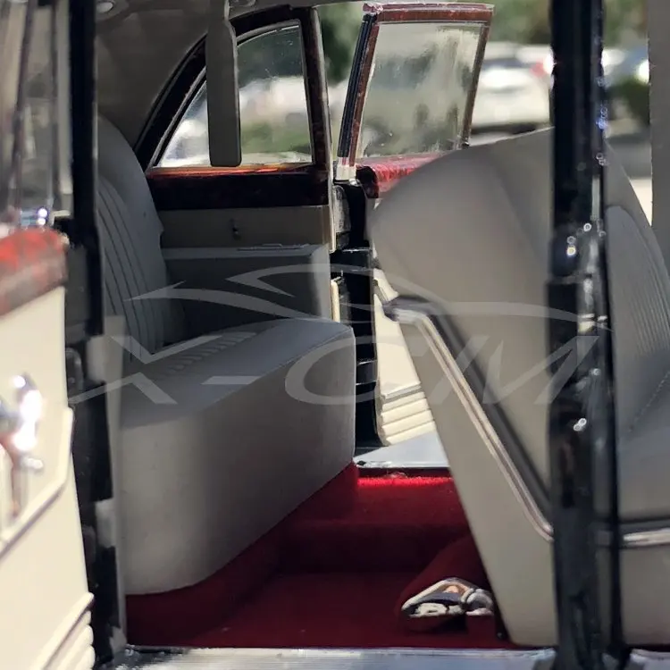 Литая модель автомобиля 1:18 Hongqi CA72(черный)+ маленький подарок