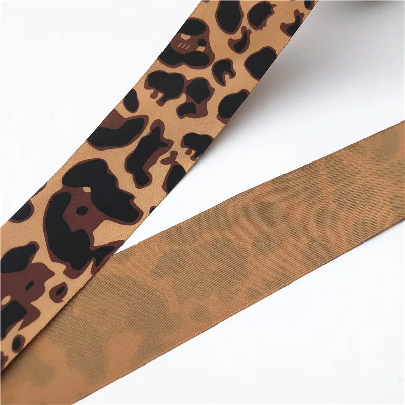 Атласные ленты в рубчик с коричневым леопардовым принтом 10/15/25/40 мм банты