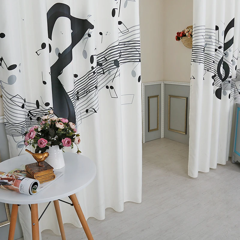 Выполненная на заказ 2х люверсов оконная драпировка занавеска для детской