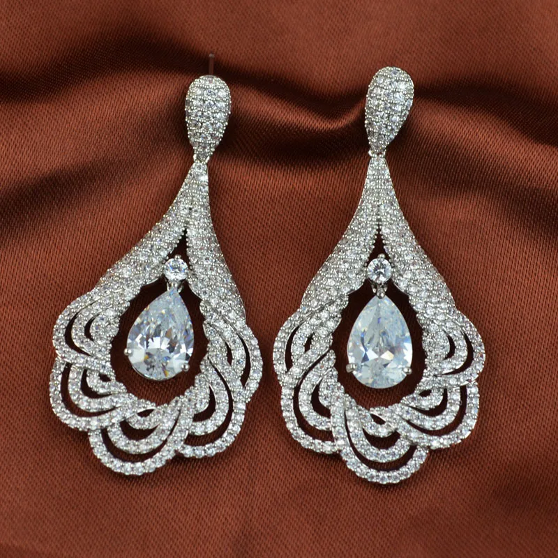 Роскошные серьги подвески с микрозакрепкой из фианита класса ААА для женщин