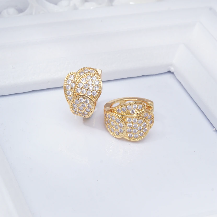 Серьги-кольца женские с фианитами роскошные украшения инкрустацией под золото и