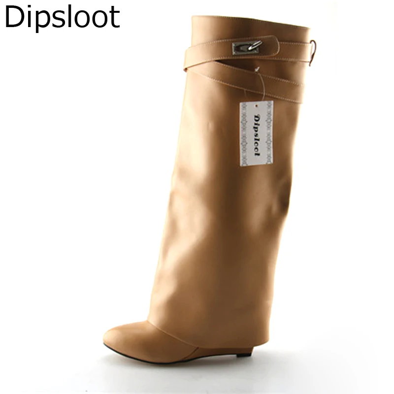 Сапоги женские замшевые до колена на танкетке с металлической пряжкой | Обувь