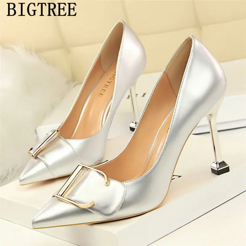 Женские туфли из лакированной кожи Bigtree черные с острым носком на высоком каблуке