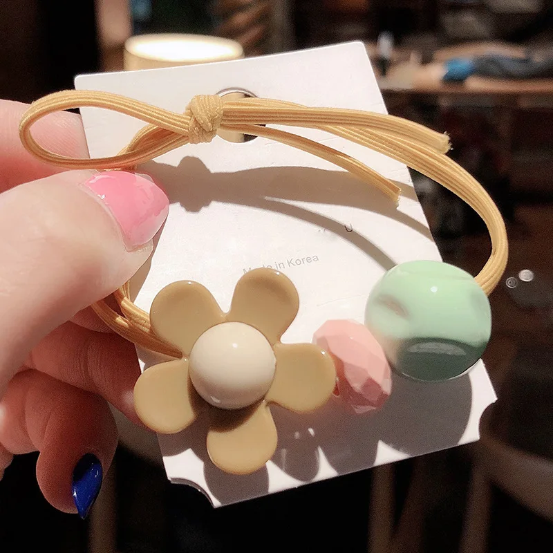 

Early summer beautiful girl! Little fresh flower hair ring sweet lovely hair ring big Korean balls hair rope hair ornaments