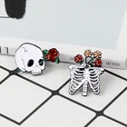 Скелет с цветами эмаль на булавке на грудная клетка и череп с брошкой в виде цветка заколка на Хеллоуин значок в стиле готик-панк, ювелирное изделие в подарок для друзей