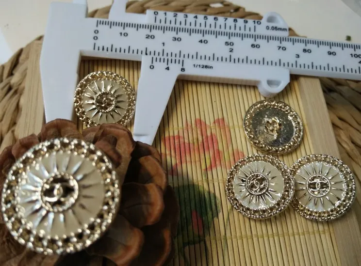 NO18 size 22mm 10 шт. новые высококлассные золотые металлические куртка со стразами пальто Пуговицы рубашка хлопок пальто кнопка sz 23 мм 2,3 смбесплатная - Цвет: NO18 size 22mm