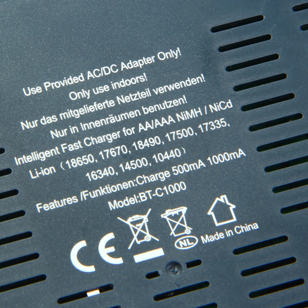Зарядное устройство Opus BT C1000 Digital 4 слота совместимо с литий-ионными