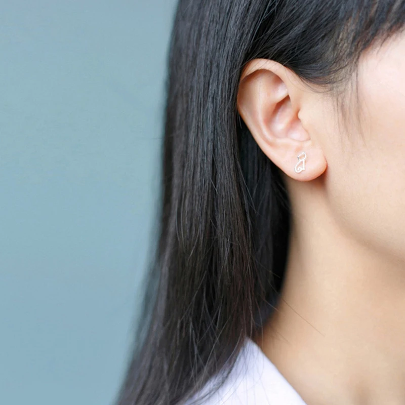 Серьги-гвоздики серебряные с рисунком кошки | Украшения и аксессуары