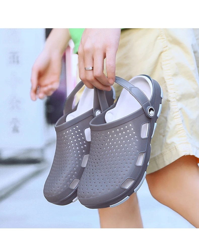 Crocse Comfortable Men Pool Sandals Summer Outdoor Beach Shoes men Slip On Garden Clogs Casual Water Shower Slippers Indoor