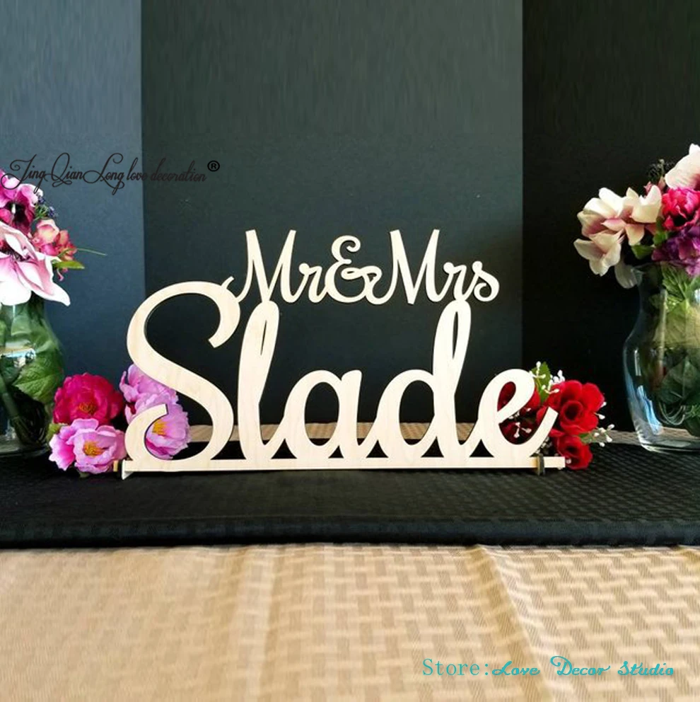 

Mr & Mrs Sign Custom Wedding Name sign - Script Mr and Mrs Surname - Personalized Last Name Sign Sweetheart table Sign