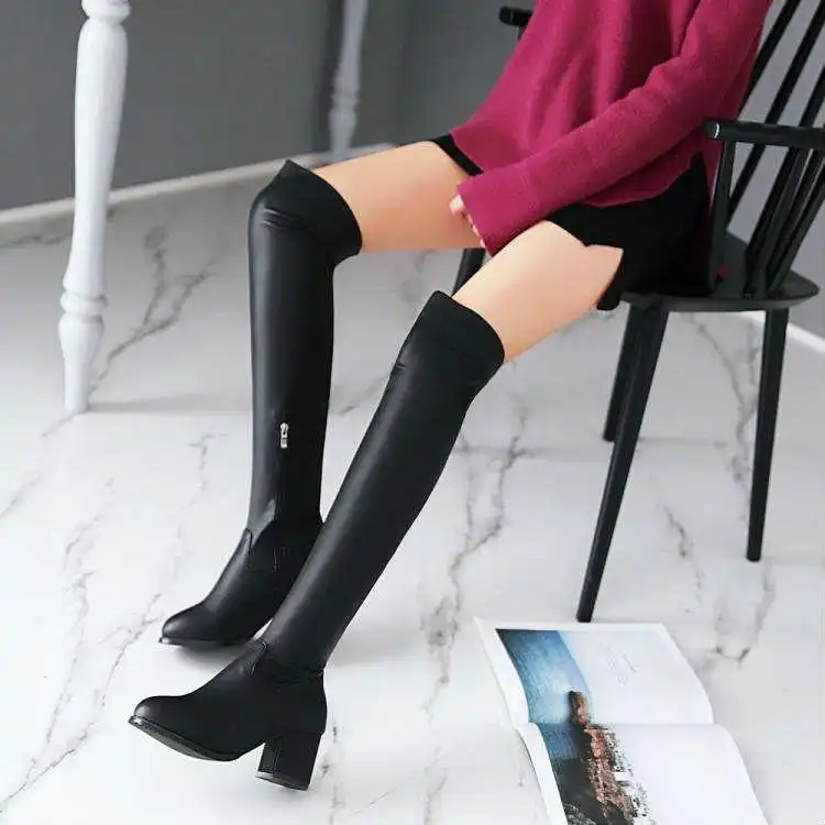 Женские сапоги до колена белые на высоком толстом каблуке с квадратным носком и