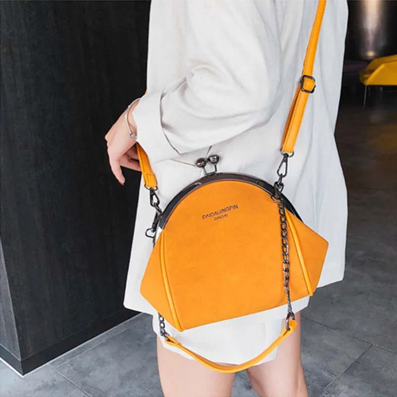 

Women's bags 2019 new fashion casual slung chain color shell bag scrub simple simple cute clip buckle shoulder bag CQY243