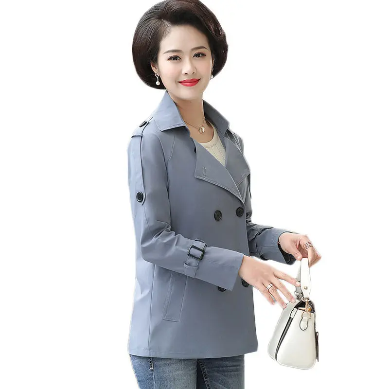 Осенняя куртка для женщин 2019 элегантное пальто мам среднего возраста короткая