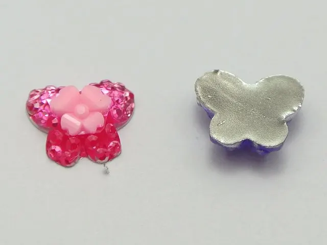 100 смешанных цветов с плоской задней поверхностью из смолы кабошоны бабочкой 10х8