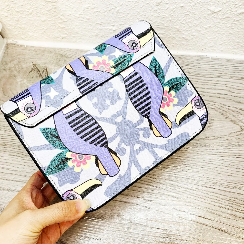 Кожаная маленькая сумка с клапаном яркие цвета высокое качество женская модная