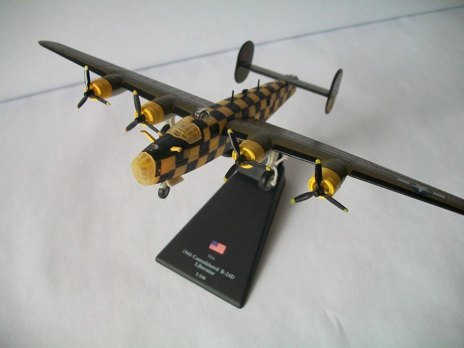 1:144 США Amry B 24D &quotThe Liberator Тяжелый бомбардировщик Экономичные модели самолета|airplane