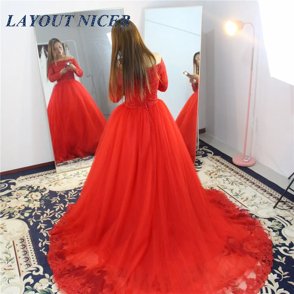 

Elegant Long Red Prom Dress Off the Shoulder Long Sleeve Boat Neck Ball Gown Lace Applique Ladies Evening Gown Sweet 16 Dresses