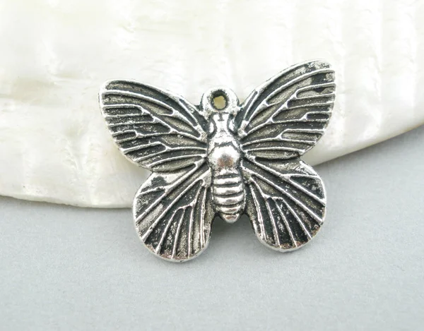 

Doreen Box Lovely 50PCs Silver Color Butterfly Charm Pendants 18x15mm (B01789)