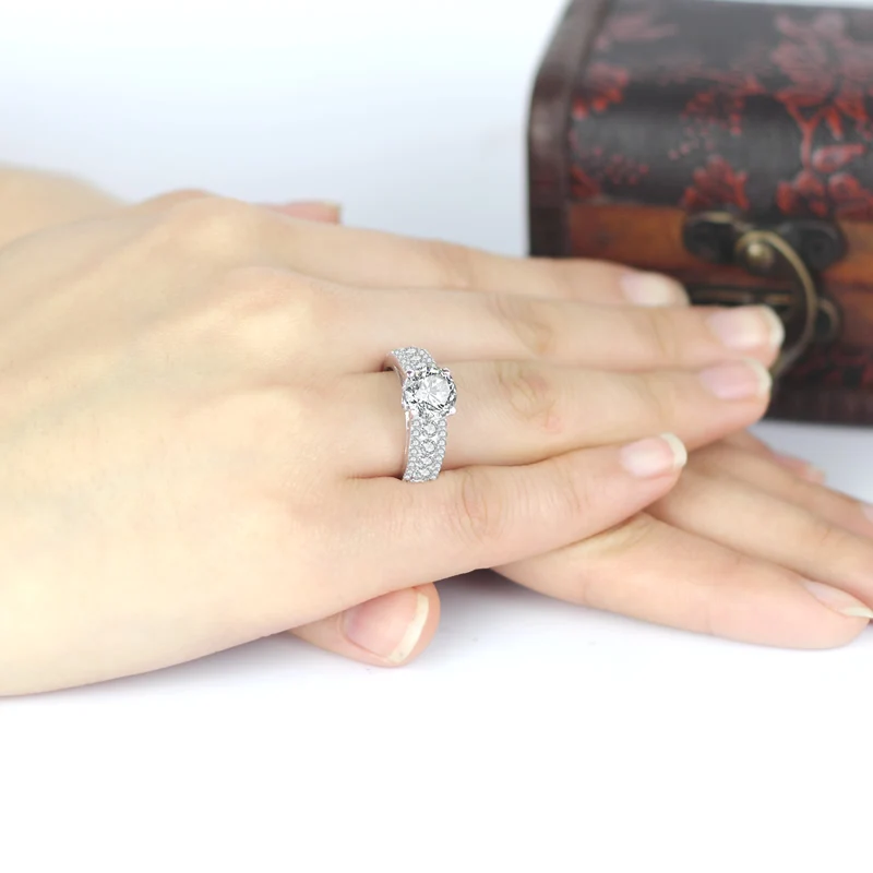 

ANZIW Luxury 2 Carat Round Cut SONA Wedding Bands 925 Sterlinig Silver Engagement Ring for Women Jewelry Girls Fashion Gifts