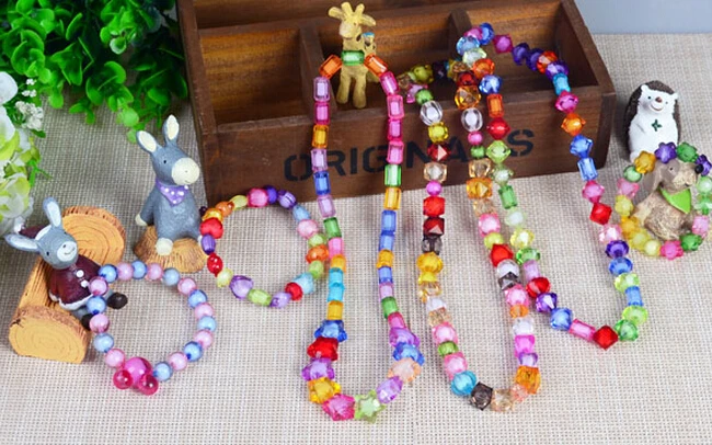 1200 шт 11 мм Красивые Акриловые четыре листа клевера бусины с отверстием для