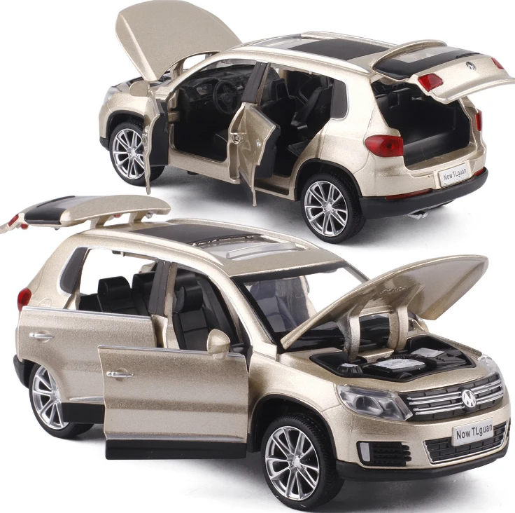 Высокая имитация 1:32 Tiguan SUV Сплав Вытяните назад игрушечный автомобиль модель музыкальный мигающий шесть открываются двери литой металл для детей игрушки