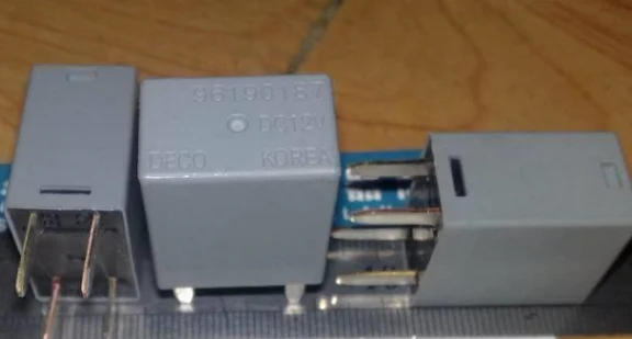 

Реле 96190187 DC12V 4 фута