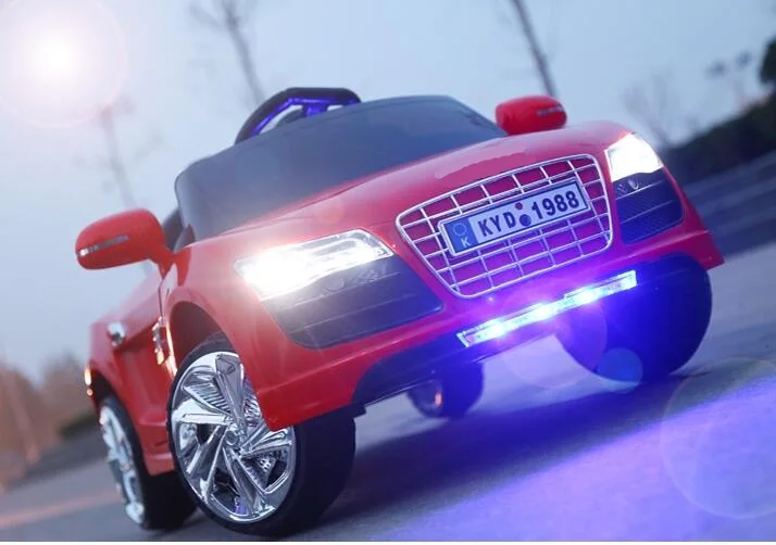 red В продаже! электрический открыть дверь Auti R8 четыре вспышки колеса детей ездить на с дистанционным управлением - Цвет: red