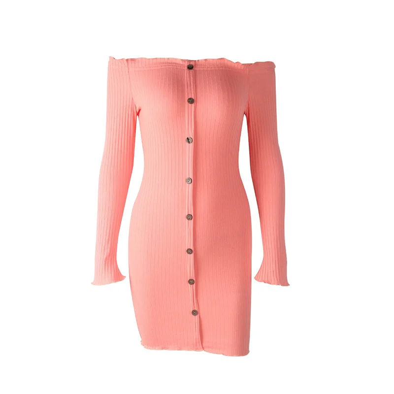Розовое облегающее трикотажное платье D111 с пуговицами спереди открытыми плечами