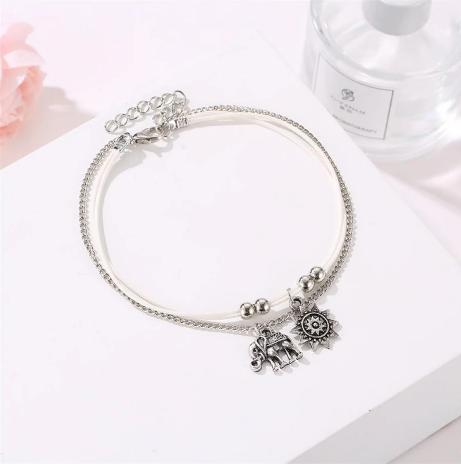 Двухслойный браслет на ногу белая веревка через круглые бусины и сплав подвеска