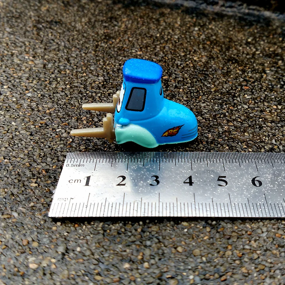 Disney Pixar гоночные машинки 2 3 игрушки Lightnig McQueen Mater Jackson Storm Ramirez 1:55 литая под давлением игрушечная модель из металлического сплава для мальчиков