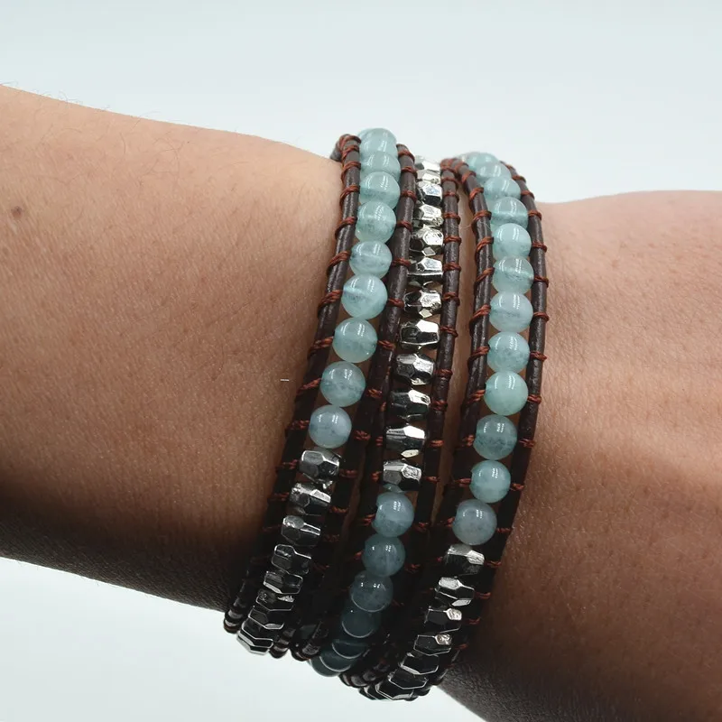 Женский кожаный браслет с натуральными камнями плетеный из 3 нитей синего цвета