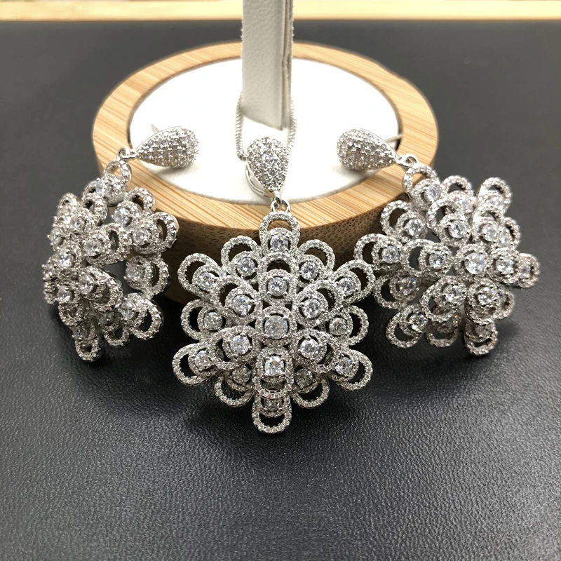 

Lanyika Jewelry Set Delicate Hollow Snow Flower Full Micro Paved Necklace with Earrings Anniversary Engagement Luxury Best Gifts