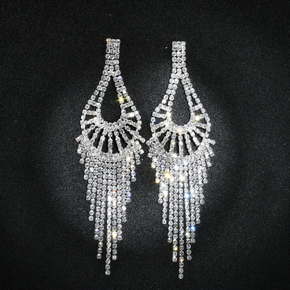 

Длинные блестящие серьги-гвоздики с серебряным кристаллом для женщин, свадебная бижутерия для невесты, серьги-гвоздики подружки невесты, М...