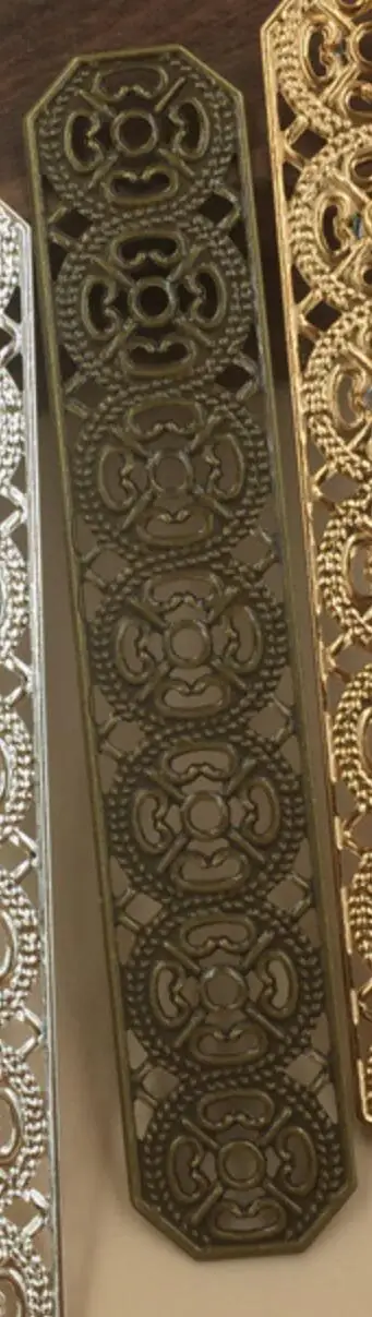 Antique Bronze 10 шт./лот 82x15 мм Посеребренная медь выдалбливают ПОЛОСЫ ЦВЕТЫ филигранные Обертывания Разъемы Шарм DIY ювелирных изделий Компоненты - Окраска металла: Antique Bronze